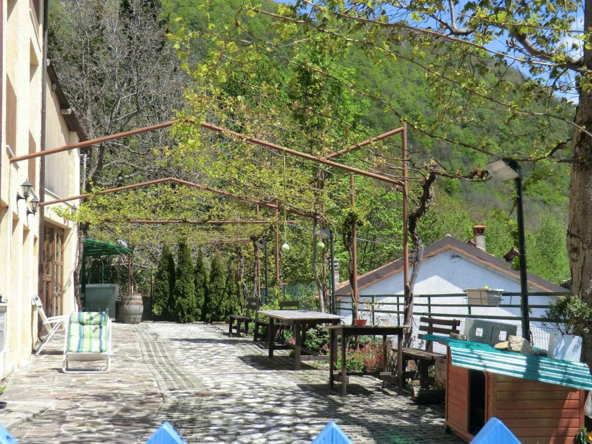 Отель Trekking House Pasubio Валли-дель-Пасубио Экстерьер фото